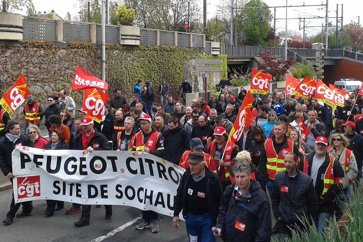 Macron rafle la mise à l’Assemblée, les travailleurs se défendront avec leurs armes de classe