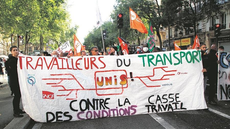 Les travailleurs doivent se défendre tous ensemble